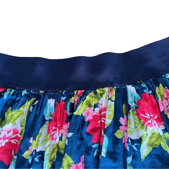 Abercrombie & Fitch Navy Floral Mini Skirt 100% Cotton Size Medium - Picture 5 of 8
